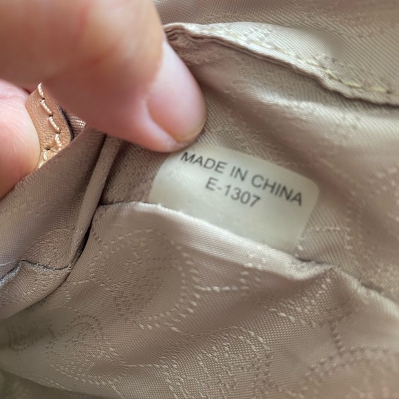 Michael Kors Monogram Tan and Cream Purse - Picture 12 of 12